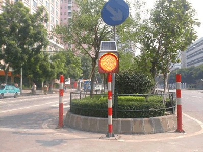 太陽能黃閃燈安裝時(shí)需要注意什么？