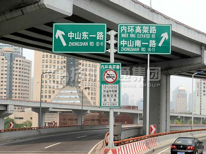 BZG-013，交通標志桿，T型三懸臂交通標志桿