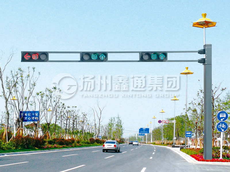 XHDG-014，雙橫臂信號(hào)燈桿